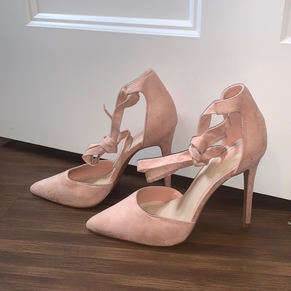 Suede heels 💗💗